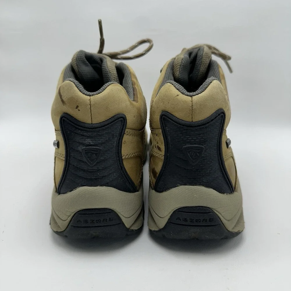 New Balance 977 Boots Womens Size 10 2E Brown Leather Gore-Tex Trail Hiking Shoe